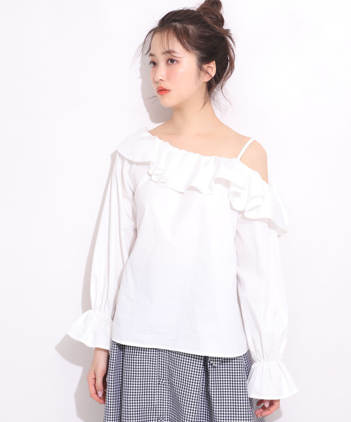 one after another NICE CLAUP（ワンアフターアナザーナイスクラップ）の「フリルワンショルダーブラウス（シャツ/ブラウス・レディース・オフホワイト/チェック・FREE）」の2枚目の写真