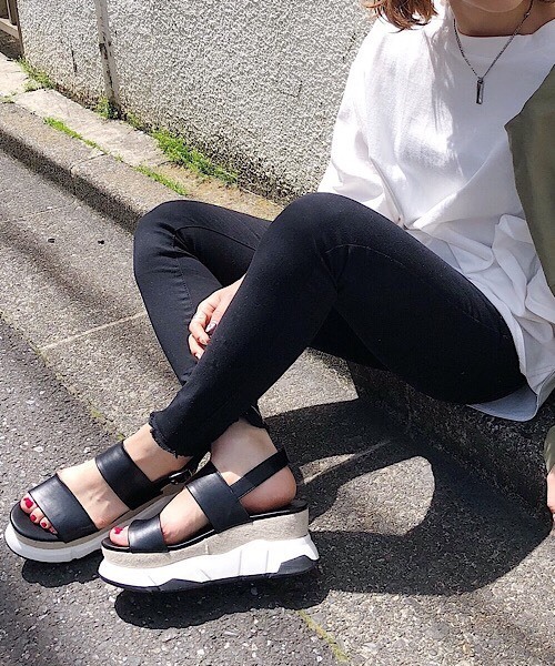 PAGEBOY（ページボーイ）の「ダブルベルトスポサン（サンダル・レディース・ブラック/オフホワイト・LARGE/MEDIUM）」の8枚目の写真