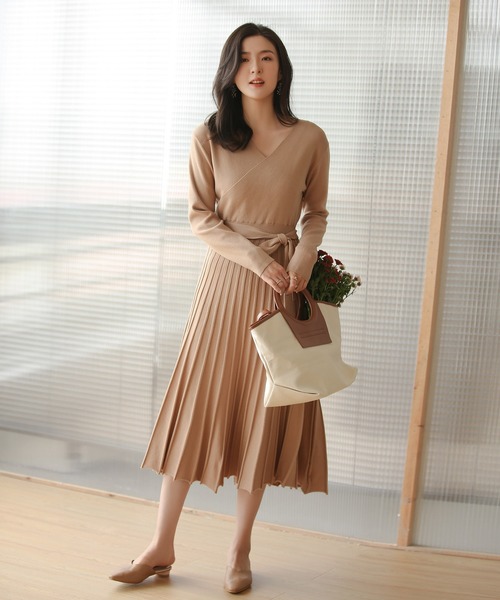 SAISON DE PAPILLON(セゾンドパピヨン)の「リブプリーツAラインロングニットワンピース(ワンピース・レディース・ライトブルー/ブラック/アイボリー/ベビーピンク/ネイビー/カーキ/ベージュ/ピンク/グレー/パープル/グリーン/コーラル/ライトグリーン/ダークグレー/ブラウン/クリーム・S/M/L/XS)」の21枚目の写真