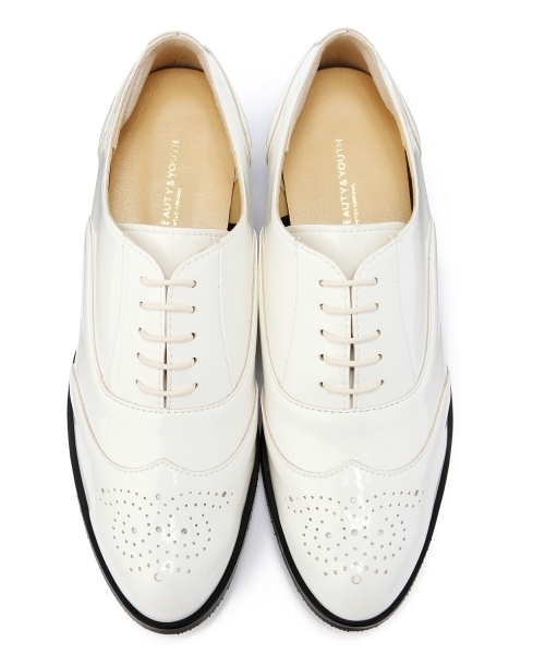 BEAUTY&YOUTH UNITED ARROWS（ビューティーアンドユースユナイテッドアローズ）の「BYMC メダリオンレースアップシューズ / カラー（bl）▽（その他シューズ・レディース・ホワイト/シルバー・38/37h/36h/36/37）」の3枚目の写真