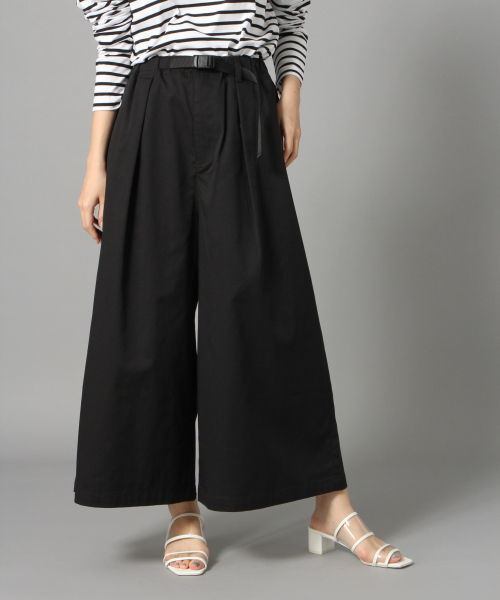 LOWRYS FARM(ローリーズファーム)の「ベルトツキバルーンパンツ 826168(その他パンツ・レディース・オフホワイト/ブラック/ベージュ・FREE)」の1枚目の写真