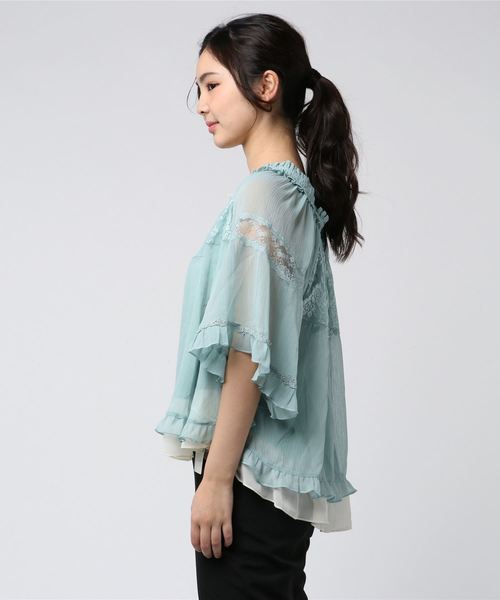 axes femme(アクシーズファム)の「オーガンジー花付ポンチョプルオーバー(シャツ/ブラウス・レディース・ブラック/グリーン/キナリ・MEDIUM)」の4枚目の写真