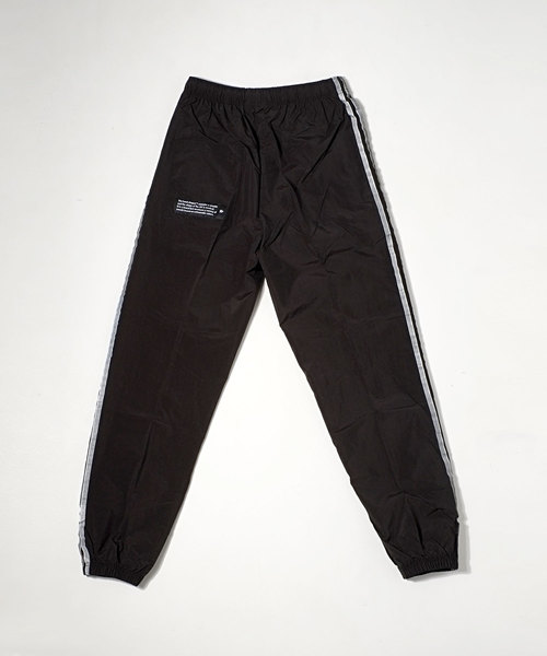 OY(オーワイ)の「リフレクラインジョガーパンツ(その他パンツ・メンズ・ブラック/グレー・FREE)」の6枚目の写真