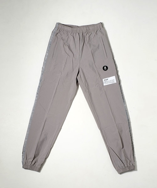 OY(オーワイ)の「リフレクラインジョガーパンツ(その他パンツ・メンズ・ブラック/グレー・FREE)」の7枚目の写真