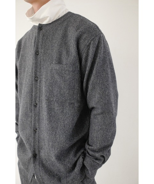 CLANE（クラネ）の「HERRINGBONE NO COLLAR SHIRT（シャツ/ブラウス・メンズ・ブラック/ベージュ/グレー・1/2）」の2枚目の写真