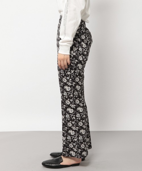 PAGEBOY（ページボーイ）の「花柄ストレッチフレアパンツ（その他