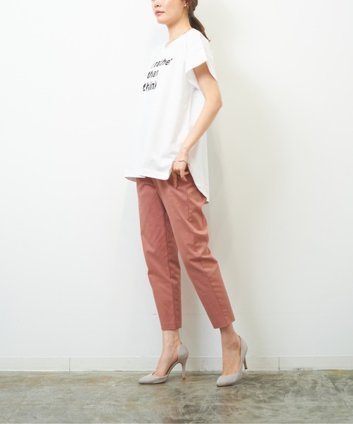 HERENCIA（ヘレンチア）の「’’Act rather than think ’’プリント イレギュラーヘム Vネック TEE（Tシャツ/カットソー・レディース・ブラック/ベージュ/オフホワイト/スモークピンク・MEDIUM）」の9枚目の写真