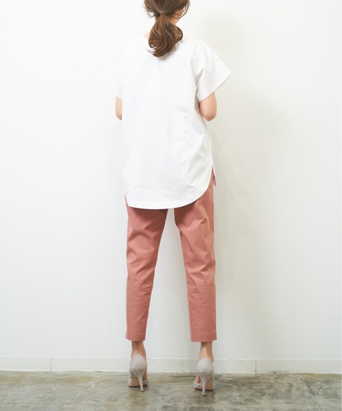 HERENCIA（ヘレンチア）の「’’Act rather than think ’’プリント イレギュラーヘム Vネック TEE（Tシャツ/カットソー・レディース・ブラック/ベージュ/オフホワイト/スモークピンク・MEDIUM）」の16枚目の写真