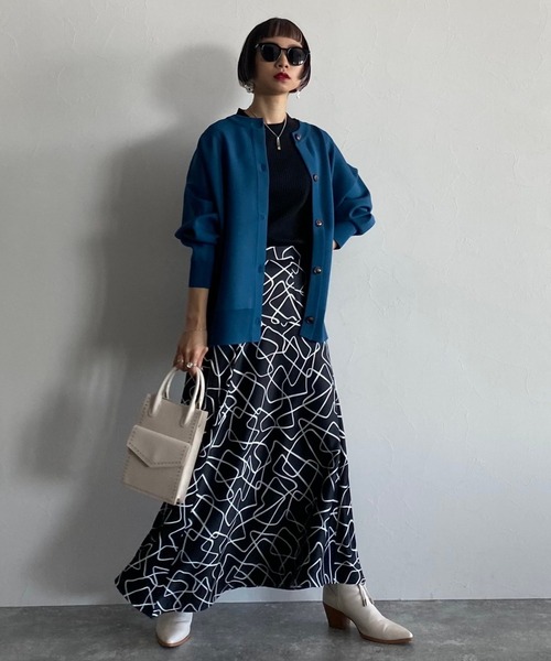 PAGEBOY(ページボーイ)の「ラインアートマーメイドスカート(スカート・レディース・ブラック/グレイッシュベージュ・FREE)」の9枚目の写真