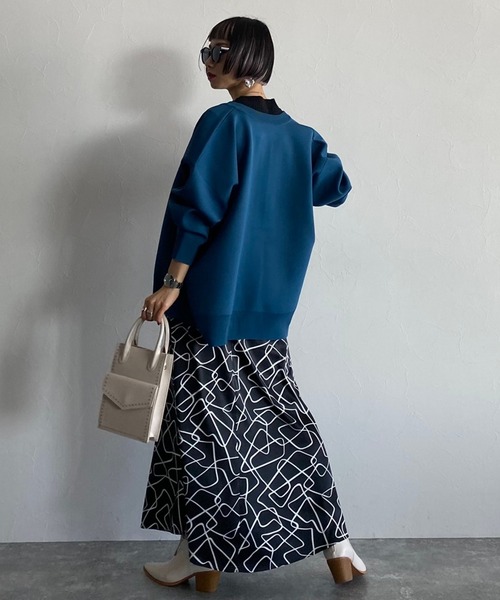 PAGEBOY(ページボーイ)の「ラインアートマーメイドスカート(スカート・レディース・ブラック/グレイッシュベージュ・FREE)」の3枚目の写真