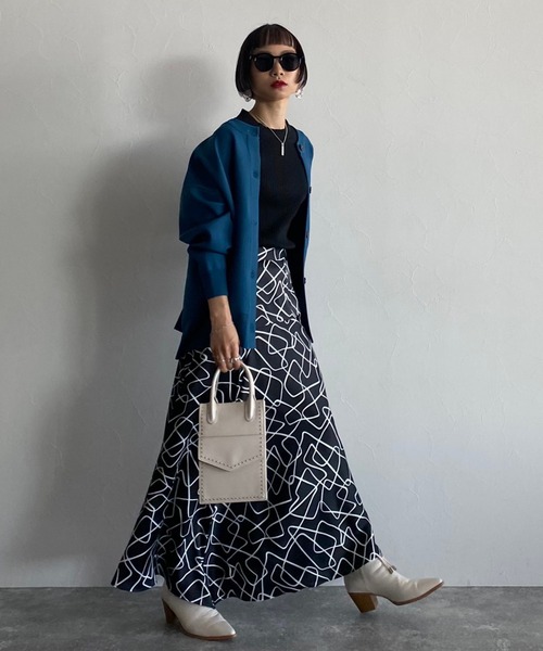 PAGEBOY(ページボーイ)の「ラインアートマーメイドスカート(スカート・レディース・ブラック/グレイッシュベージュ・FREE)」の7枚目の写真