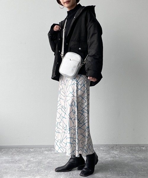 PAGEBOY(ページボーイ)の「ラインアートマーメイドスカート(スカート・レディース・ブラック/グレイッシュベージュ・FREE)」の15枚目の写真