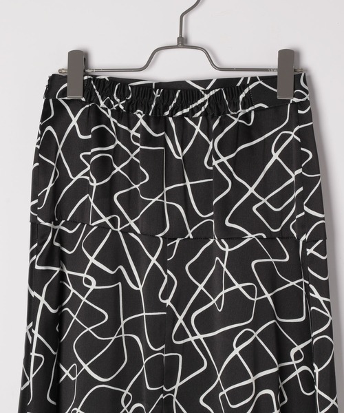 PAGEBOY(ページボーイ)の「ラインアートマーメイドスカート(スカート・レディース・ブラック/グレイッシュベージュ・FREE)」の4枚目の写真