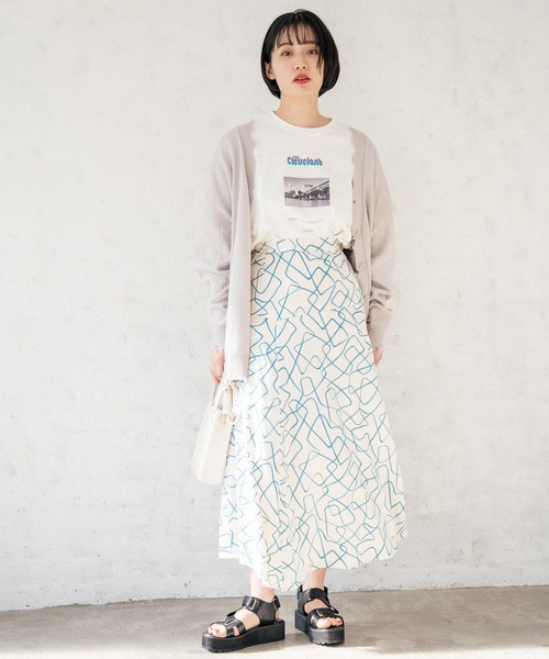 PAGEBOY(ページボーイ)の「ラインアートマーメイドスカート(スカート・レディース・ブラック/グレイッシュベージュ・FREE)」の18枚目の写真