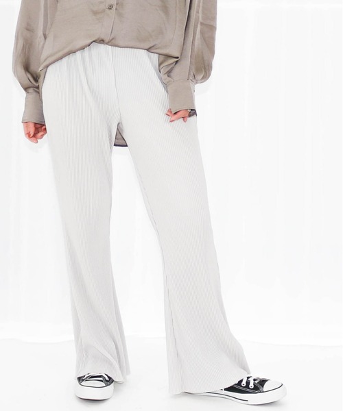 Per sist ence(パーシエンス)の「Per sist ence/パーシエンス セミフレアプリーツパンツ(その他パンツ・レディース・グレー/パープル/ブラック/ベージュ系その他/ベージュ・FREE)」の1枚目の写真