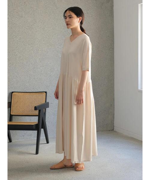 AMERICAN HOLIC（アメリカンホリック）の「Vネックギャザーニットワンピース（ワンピース・レディース・アイボリー/ミント/ネイビー/ライトイエロー・FREE）」の21枚目の写真