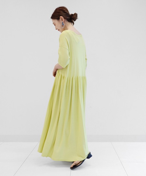 AMERICAN HOLIC（アメリカンホリック）の「Vネックギャザーニットワンピース（ワンピース・レディース・アイボリー/ミント/ネイビー/ライトイエロー・FREE）」の4枚目の写真