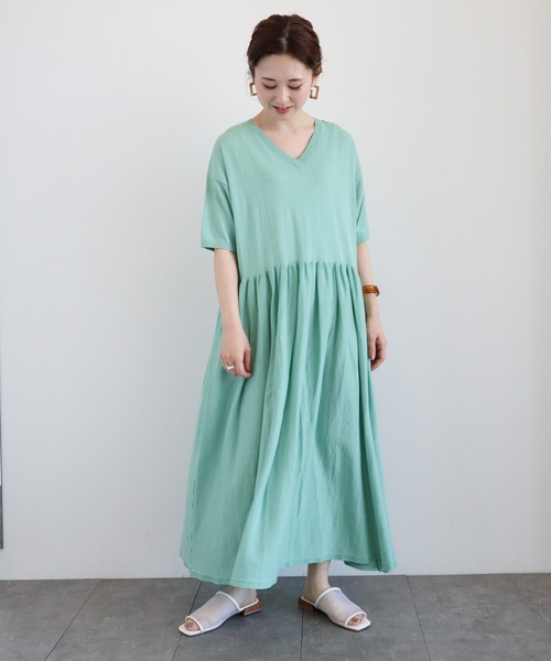 AMERICAN HOLIC（アメリカンホリック）の「Vネックギャザーニットワンピース（ワンピース・レディース・アイボリー/ミント/ネイビー/ライトイエロー・FREE）」の3枚目の写真