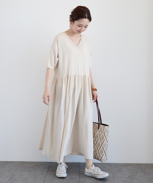 AMERICAN HOLIC（アメリカンホリック）の「Vネックギャザーニットワンピース（ワンピース・レディース・アイボリー/ミント/ネイビー/ライトイエロー・FREE）」の7枚目の写真