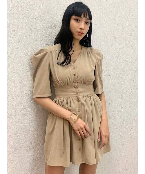 EMODA（エモダ）の「タックスリーブミニワンピース（ワンピース・レディース・ブラック/ベージュ/アイボリー・FREE）」の15枚目の写真