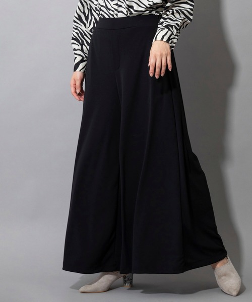 Munich（ミューニック）の「ハイツイストダブルニット　ドレープフレアパンツ（その他パンツ・レディース・ブラック/グレイッシュベージュ/カーキ・XS/S/M）」の2枚目の写真