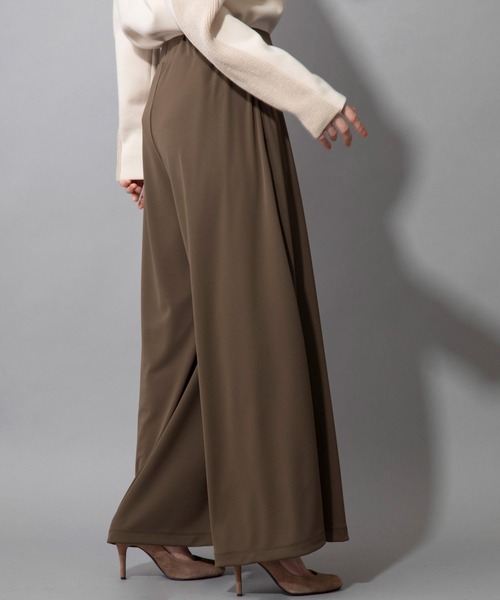 Munich（ミューニック）の「ハイツイストダブルニット　ドレープフレアパンツ（その他パンツ・レディース・ブラック/グレイッシュベージュ/カーキ・XS/S/M）」の22枚目の写真