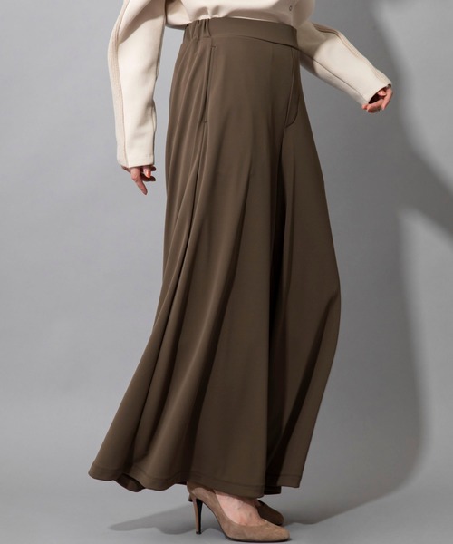 Munich（ミューニック）の「ハイツイストダブルニット　ドレープフレアパンツ（その他パンツ・レディース・ブラック/グレイッシュベージュ/カーキ・XS/S/M）」の8枚目の写真