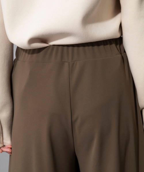Munich（ミューニック）の「ハイツイストダブルニット　ドレープフレアパンツ（その他パンツ・レディース・ブラック/グレイッシュベージュ/カーキ・XS/S/M）」の16枚目の写真