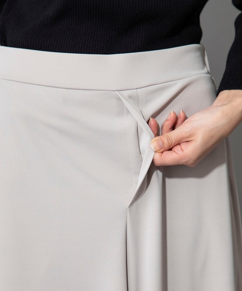 Munich（ミューニック）の「ハイツイストダブルニット　ドレープフレアパンツ（その他パンツ・レディース・ブラック/グレイッシュベージュ/カーキ・XS/S/M）」の14枚目の写真