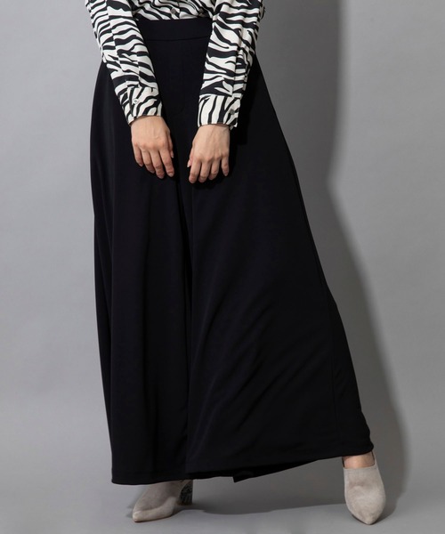 Munich（ミューニック）の「ハイツイストダブルニット　ドレープフレアパンツ（その他パンツ・レディース・ブラック/グレイッシュベージュ/カーキ・XS/S/M）」の7枚目の写真