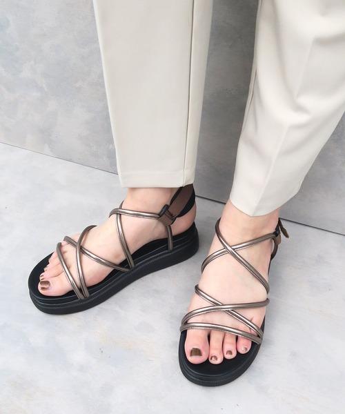 mio notis（ミオノティス）の「ナローベルトスポーツサンダル（サンダル・レディース・アイボリー/ブラック/シルバー・36/37/38/39）」の3枚目の写真