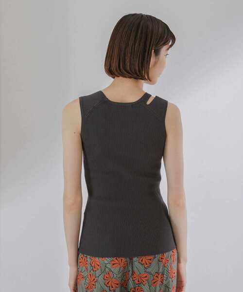 KBF（ケイビーエフ）の「カットショルダーリブタンク（タンクトップ・レディース・チャコールグレー/ベージュ/ブルー・ONE）」の16枚目の写真