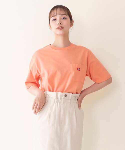 Dickies(ディッキーズ)の「【DICKIES/ディッキーズ】ワンポイントブランドロゴポケTシャツ(Tシャツ/カットソー・レディース・ホワイト/ライトグレー/ブラック/オレンジ/ライトグリーン/オフホワイト・LARGE/MEDIUM)」の6枚目の写真