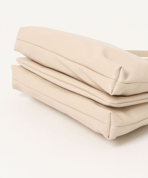 LIPSTAR(リップスター)の「≪CONTROL FREAK/コントロールフリーク≫レイヤードショルダーバッグ(ショルダーバッグ・レディース・オフホワイト/ブラック/グリーン・FREE)」の9枚目の写真