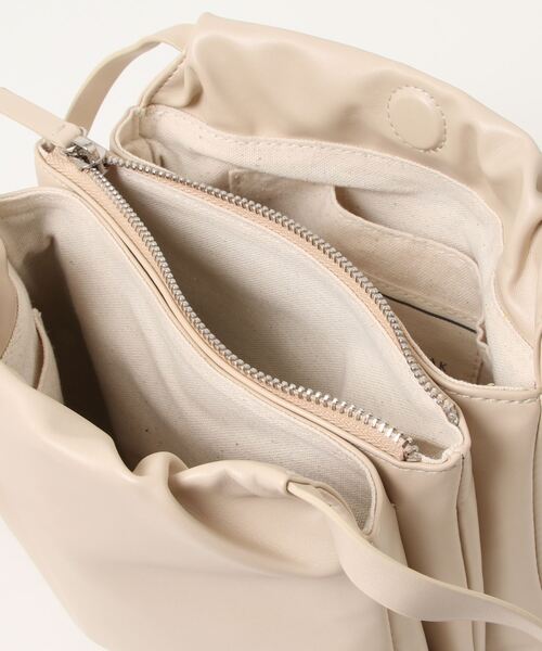 LIPSTAR(リップスター)の「≪CONTROL FREAK/コントロールフリーク≫レイヤードショルダーバッグ(ショルダーバッグ・レディース・オフホワイト/ブラック/グリーン・FREE)」の10枚目の写真