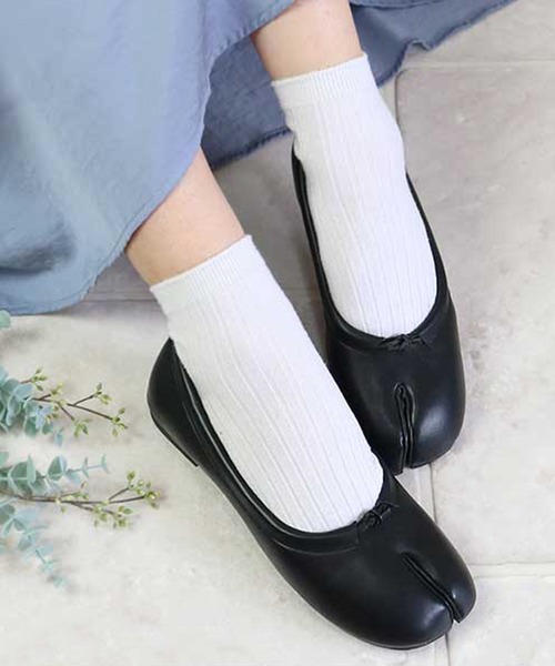 BETTY CLUB（ベティクラブ）の「フラット足袋パンプス（パンプス・レディース・ブラック/ベージュ/ブラウン・S/M/L）」の4枚目の写真