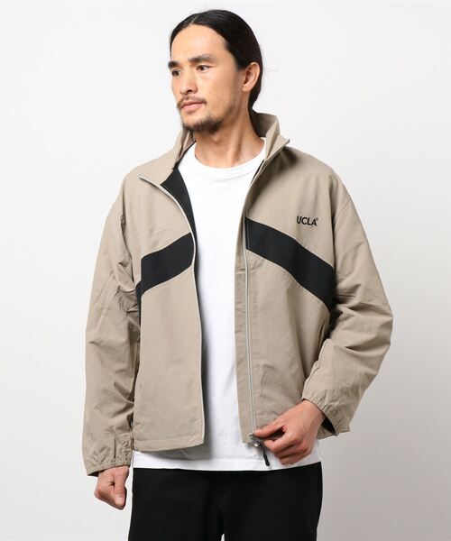 UCLA（ユーシーエルエー）の「UCLAナイロン切り替えスタンドブルゾン（ブルゾン・メンズ・ブラック/ベージュ/グリーン・MEDIUM/LARGE）」の18枚目の写真