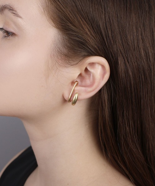 CEMONEMO（セモネモ）の「マットメタル ダブルライン イヤーカフ（イヤーカフ・レディース・シルバー/ゴールド/ゴールド系その他/シルバー系その他・FREE）」の12枚目の写真