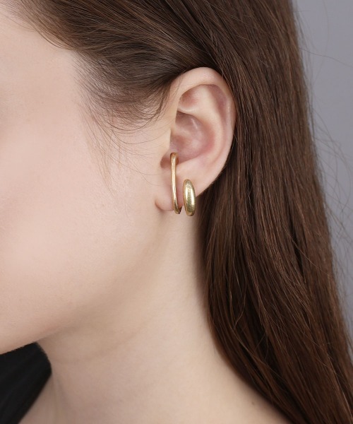 CEMONEMO（セモネモ）の「マットメタル ダブルライン イヤーカフ（イヤーカフ・レディース・シルバー/ゴールド/ゴールド系その他/シルバー系その他・FREE）」の13枚目の写真
