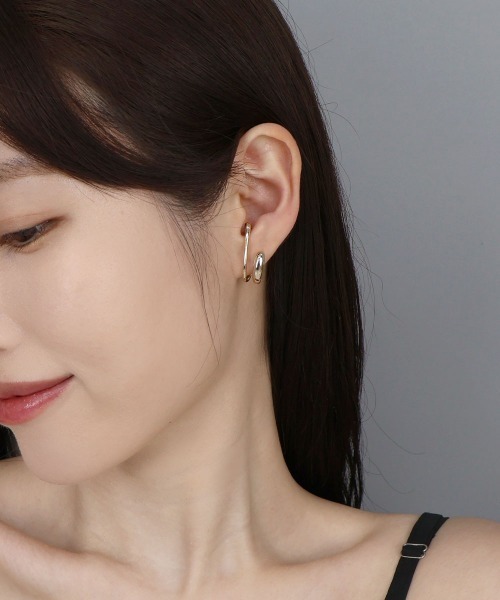 CEMONEMO（セモネモ）の「マットメタル ダブルライン イヤーカフ（イヤーカフ・レディース・シルバー/ゴールド/ゴールド系その他/シルバー系その他・FREE）」の6枚目の写真