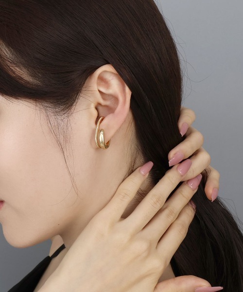 CEMONEMO（セモネモ）の「マットメタル ダブルライン イヤーカフ（イヤーカフ・レディース・シルバー/ゴールド/ゴールド系その他/シルバー系その他・FREE）」の7枚目の写真