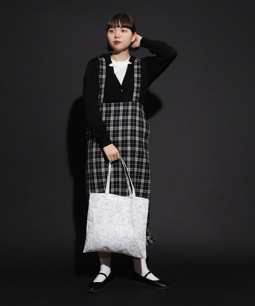 I am I in fact...（アイアムアイインファクト）の「crowd of people刺繍 トートバッグ（トートバッグ・レディース・ホワイト/ネイビー・FREE）」の9枚目の写真