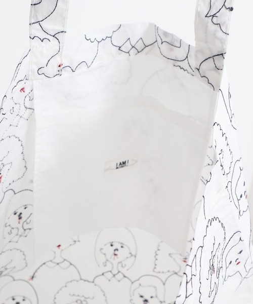 I am I in fact...（アイアムアイインファクト）の「crowd of people刺繍 トートバッグ（トートバッグ・レディース・ホワイト/ネイビー・FREE）」の15枚目の写真