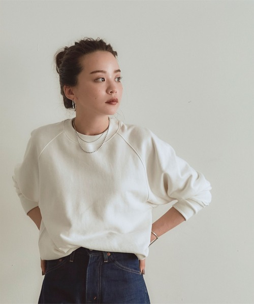 titivate(ティティベイト)の「ベーシックスウェットプルオーバー(スウェット・レディース・ピンク/オフホワイト/イエロー/パープル/モカ/ブラック・M/S)」の2枚目の写真