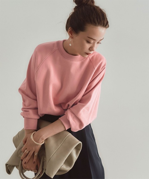 titivate(ティティベイト)の「ベーシックスウェットプルオーバー(スウェット・レディース・ピンク/オフホワイト/イエロー/パープル/モカ/ブラック・M/S)」の6枚目の写真