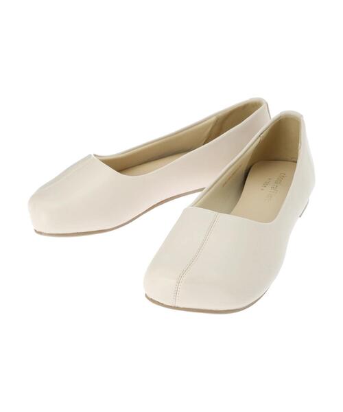 Green Parks(グリーンパークス)の「【WEB限定サイズあり】オブリークトゥーフラットシューズ*(パンプス・レディース・アイボリー/パイソン・S/M/L/XL/XS)」の13枚目の写真