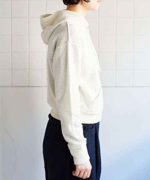 bulle de savon（ビュルデサボン）の「強縮　パーカー（パーカー・レディース・ホワイト/ネイビー・FREE）」の4枚目の写真