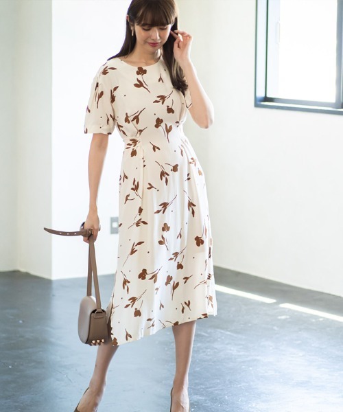 Cookie Chocolate（クッキーチョコレート）の「花柄ウエストリボンタックワンピース（ワンピース・レディース・ベージュ/カーキ・M）」の15枚目の写真