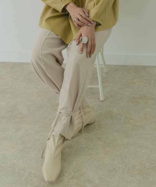 KBF+（ケービーエフプラス）の「KBF+　スソシボリパンツ∴（その他パンツ・レディース・ピンク系その他/ライトベージュ・38/36）」の2枚目の写真