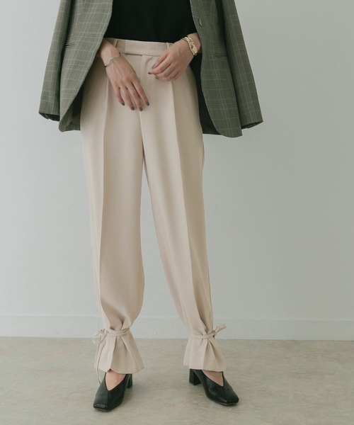 KBF+（ケービーエフプラス）の「KBF+　スソシボリパンツ∴（その他パンツ・レディース・ピンク系その他/ライトベージュ・38/36）」の5枚目の写真